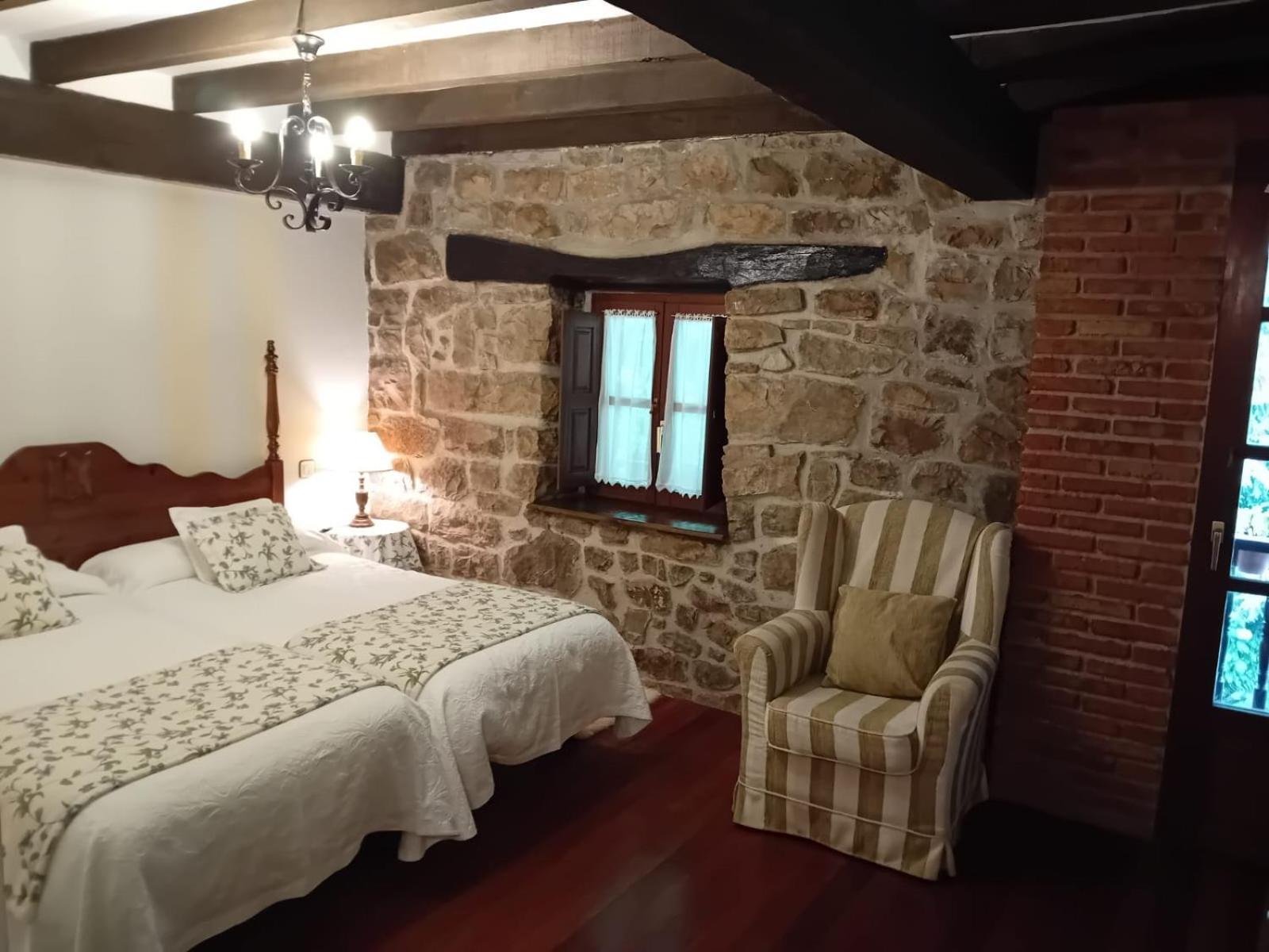La Punvieja Hotel Los Tojos Luaran gambar